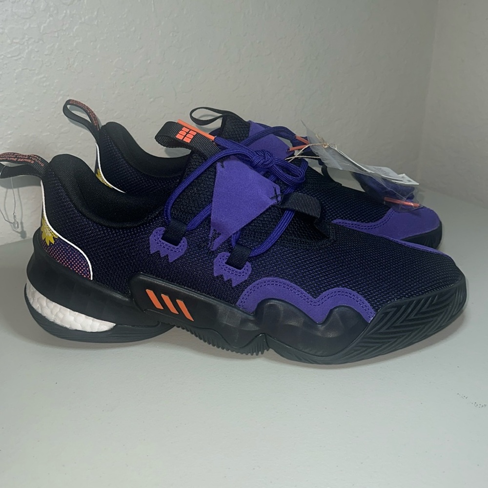 Adidas Trae Young 1 Basketball new, size 12, very comfy, last one! GZ4627